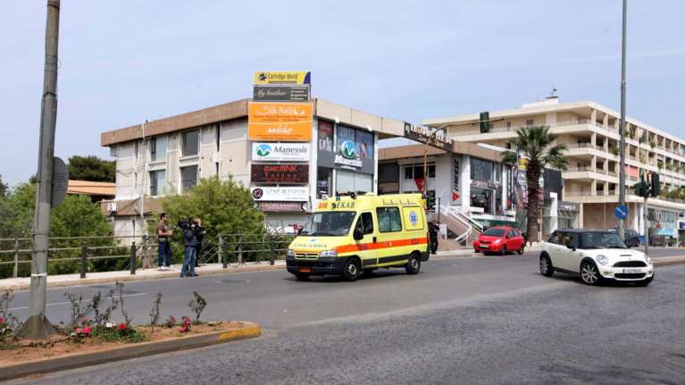 Αυτοκίνητο παρέσυρε και τραυμάτισε πεζό στην Κωνσταντινουπόλεως