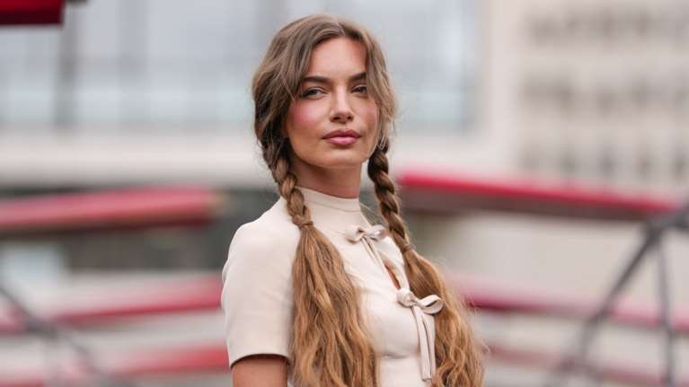 Blush Power: 3 stick ρουζ που λατρεύουν οι beauty addicts και πρέπει οπωσδήποτε να δοκιμάσεις