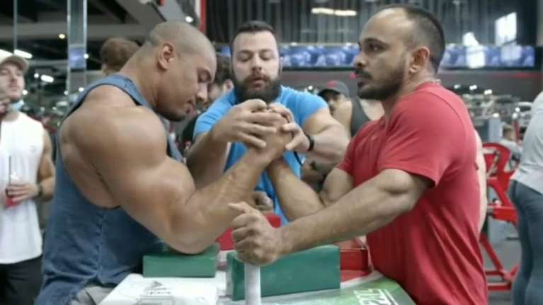 Ο Δαβίδ ξανανίκησε τον Γολιάθ: Άνδρας 70 κιλών νίκησε bodybuilder [βίντεο]