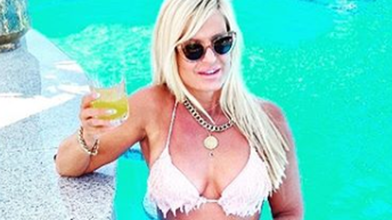 Η Mαρίνα Πατούλη ποζάρει με μπικίνι και δηλώνει: "Σημασία έχει να είσαι αληθινή" [εικόνες]