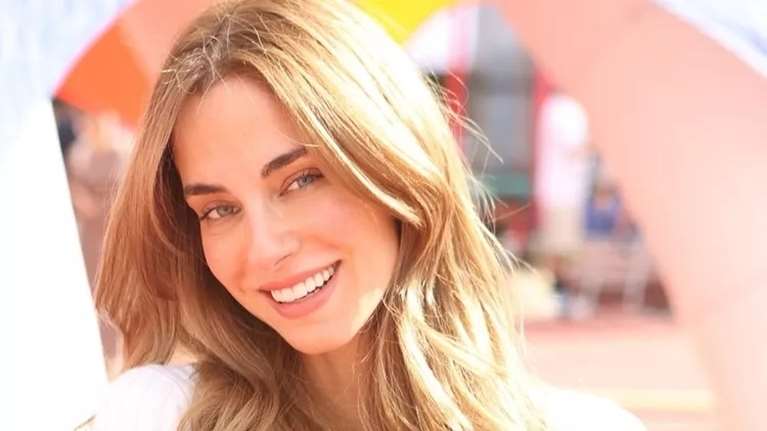 Η Δούκισσα Νομικού με lavender milk nails, τη νέα μεγάλη τάση της άνοιξης