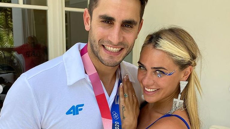 Κόνι Μεταξά: Υποδέχτηκε τον σύντροφό της Μάριο Καπότση που επέστρεψε με την Εθνική Ομάδα Πόλο από το Τόκιο [Εικόνες]