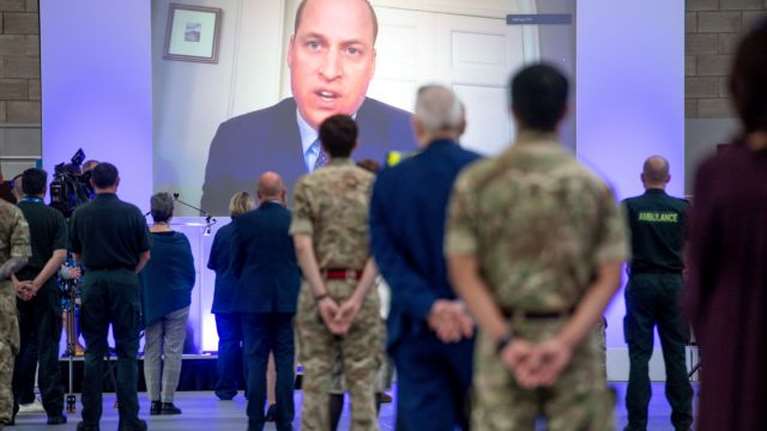 Ο πρίγκιπας Ουίλιαμ εγκαινίασε νοσοκομείο για ασθενείς με κορονοϊό