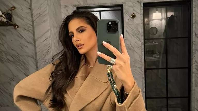 Η Αλέξάνδρα Νίκα με nonicure, το πιο "καθαρό" και chic μανικιούρ της χρονιάς