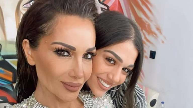 Δέσποινα Βανδή &amp; Μελίνα Νικολαΐδη σε νέες περιπέτειες: Το βίντεο μέσα από το αυτοκίνητο