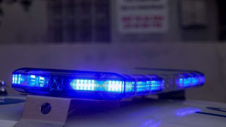 Κρήτη: 44χρονος χτυπούσε το κεφάλι της συζύγου του στο ταμπλό του αυτοκινήτου- Κλειδώθηκε στην τουαλέτα για να γλιτώσει