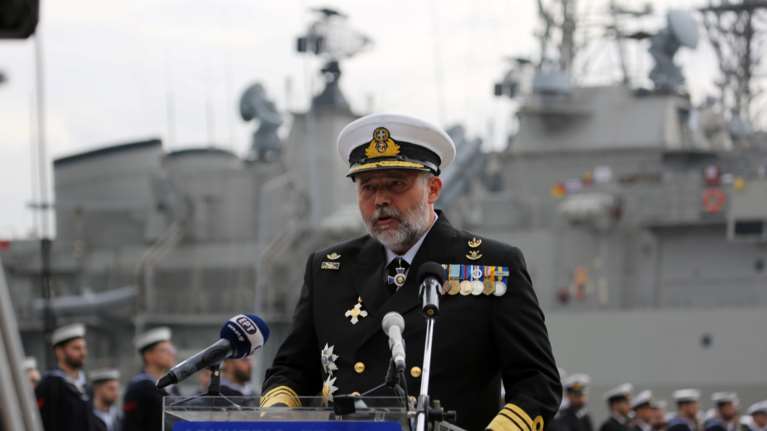 Παρασκήνιο: Γιατί ο υπουργός Αμυνας δηλώνει ξανά και ξανά ότι στηρίζει την ηγεσία των Ενόπλων Δυνάμεων