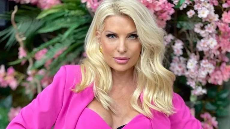 Σαν γοργόνα: Η Ελένη Μενεγάκη με το απόλυτο χτένισμα του καλοκαιριού