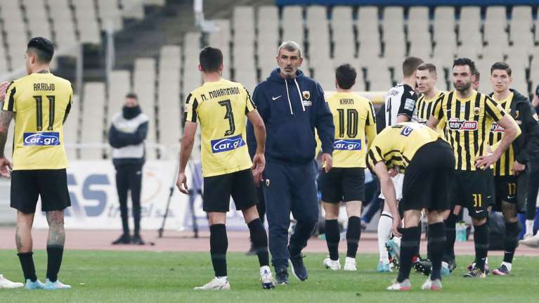 Με το πούλμαν και συνοδεία ασφαλείας έφυγαν οι παίκτες της ΑΕΚ