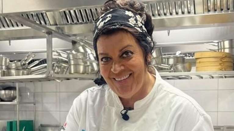 Σε νοσοκομείο της Κωνσταντινούπολης η Μαρία Εκμεκτσίογλου: "Πνευμονία κάνε πίσω..."