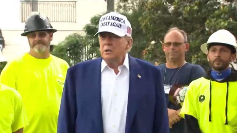 Η απάντηση Τραμπ σε δημοσιογράφο: Μπορεί να επιτεθούμε στις πυρηνικές εγκαταστάσεις του Ιράν μπορεί και όχι