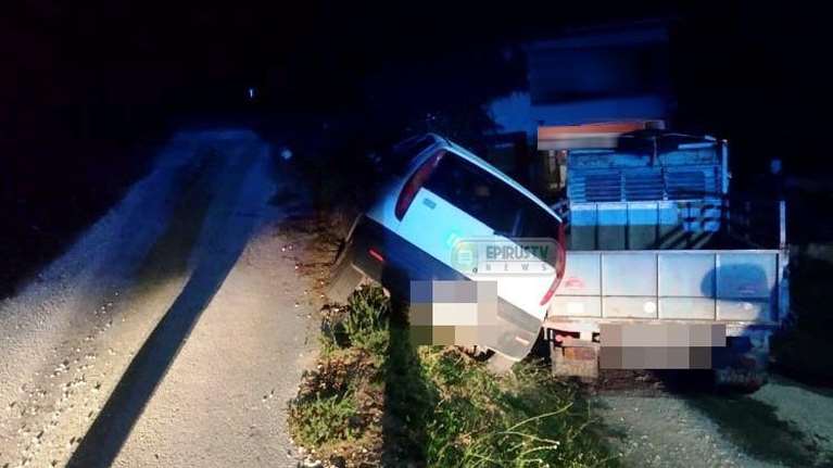 Γιάννενα:  Άνδρες της ΔΙΑΣ κράτησαν ΙΧ με τα χέρια τους πριν τουμπάρει σε χαντάκι και έσωσαν την οδηγό [Εικόνα]