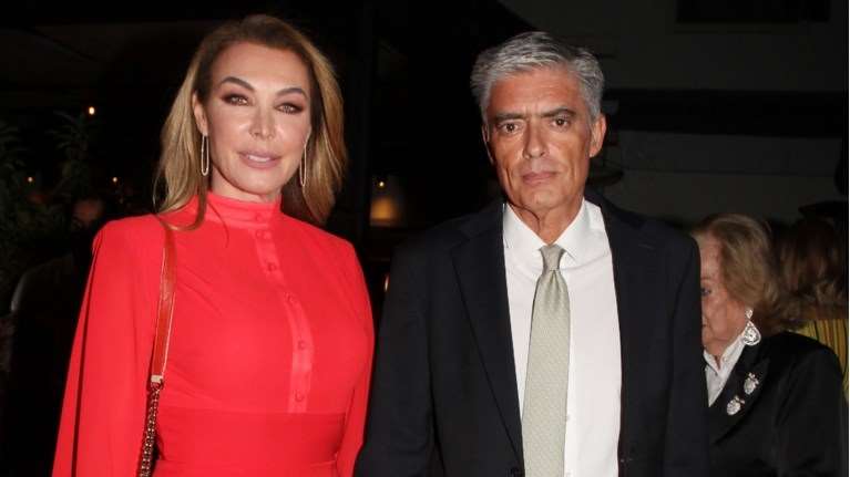 &quot;Ποιος έχει γενέθλια σήμερα;&quot; ρωτά η Τατιάνα Στεφανίδου - Η τούρτα και το μήνυμά της για τον Νίκο Ευαγγελάτο