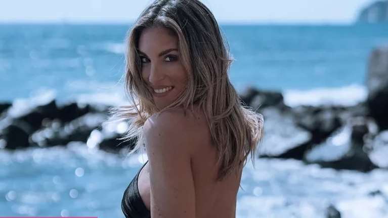 Θέλεις να φορέσεις το μαγιό σου ακόμα και στην πόλη; Η Αθηνά Οικονομάκου προτείνει τον πιο έξυπνο τρόπο