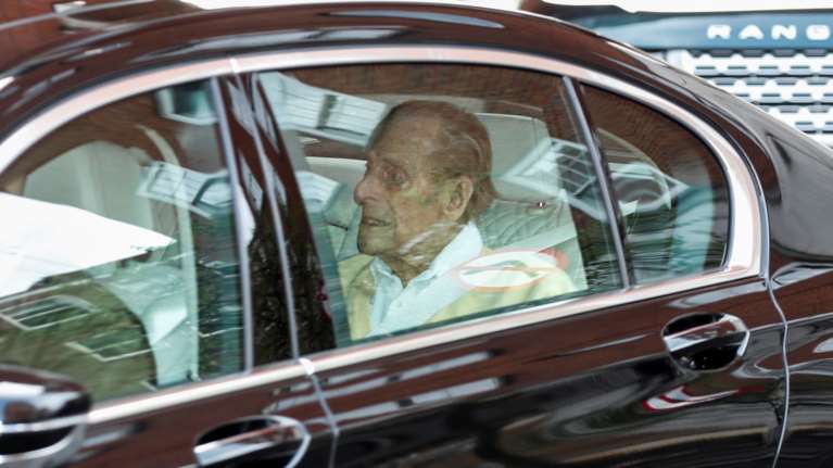 Βρετανία: Βγήκε από το νοσοκομείο ο πρίγκηπας Φίλιππος - Εξιτήριο μετά από ένα μήνα [εικόνες]