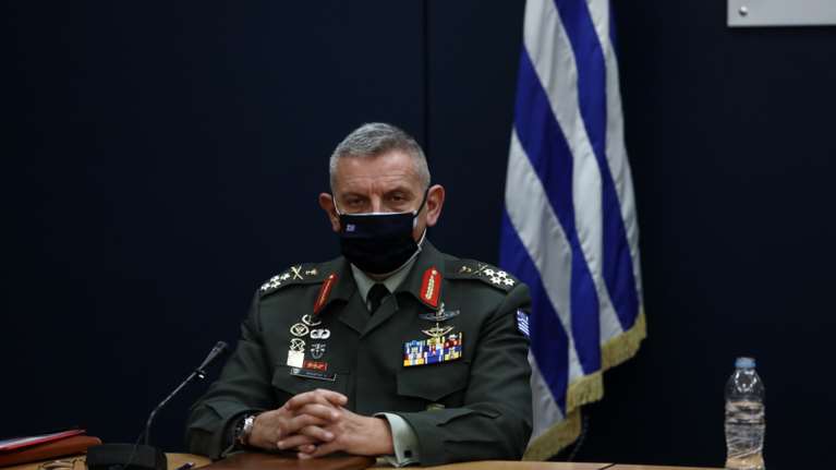 Αρχηγός ΓΕΕΘΑ: Πώς θα ενισχύσουν οι Ένοπλες Δυνάμεις το πρόγραμμα μαζικών rapid test