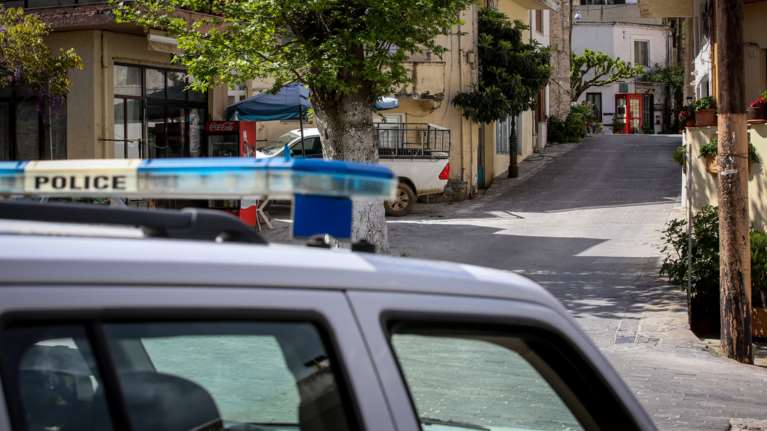 Διπλό φονικό στα Ανώγεια - Συγκλονιστικές μαρτυρίες: &quot;Μη Μανόλη υπάρχουν κοπέλια μέσα&quot;