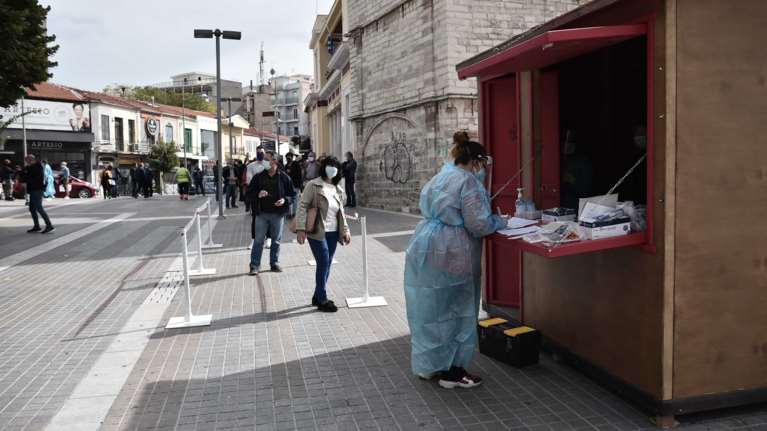 Διευκρινίσεις από το υπουργείο Ανάπτυξης: Ποια καταστήματα ανοίγουν σε Κοζάνη, Αχαϊα και Θεσσαλονίκη