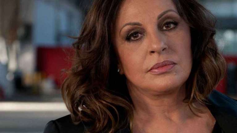 Χάρις Αλεξίου: Γιατί χρειαζόμαστε να μας κουνήσουν το δάχτυλο και να μας πουν πώς θα σωθούμε;