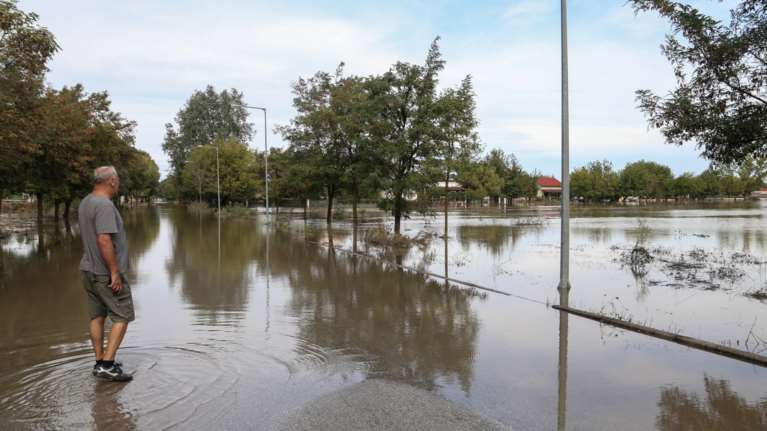 Κακοκαιρία Ιανός: Κραυγή αγωνίας από κατοίκους της περιοχής - Συνεχίζονται οι έρευνες για την 43χρονη φαρμακοποιό