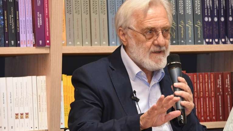 Βαρύ πένθος για τον Γιάννη Σμαραγδή - Πέθανε ο αδελφός του