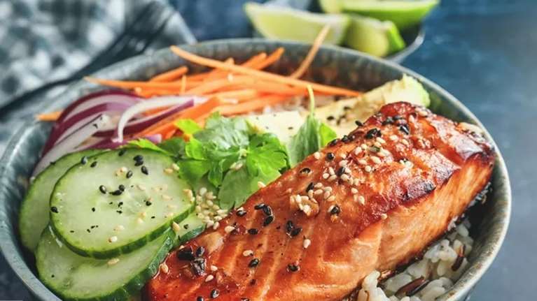 Η διατροφή που θα σε βοηθήσει να φτάσεις στα 100 σύμφωνα με τους επιστήμονες