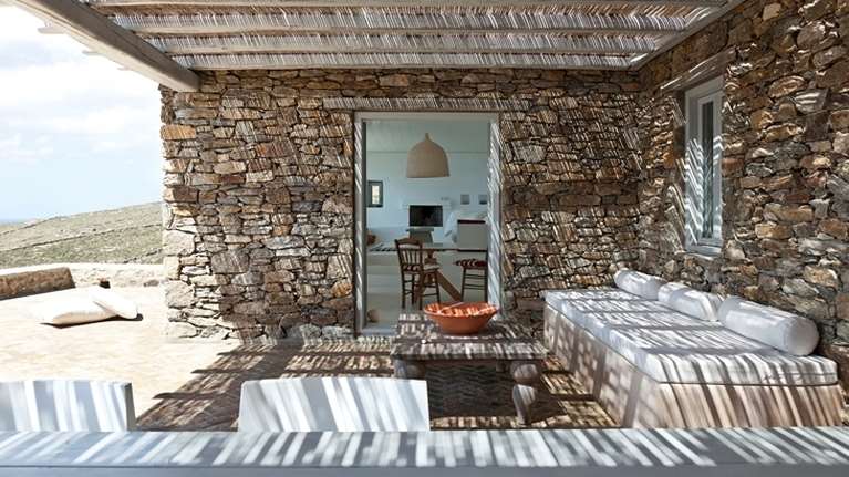 Η παράδοση με νέα ερμηνεία στην λιγότερο κοσμική πλευρά της Μυκόνου