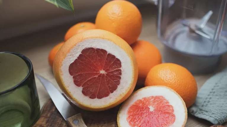 Προσοχή: Αυτές οι 5 υγιεινές τροφές μπορεί να μπλοκάρουν τη δράση των φαρμάκων σου