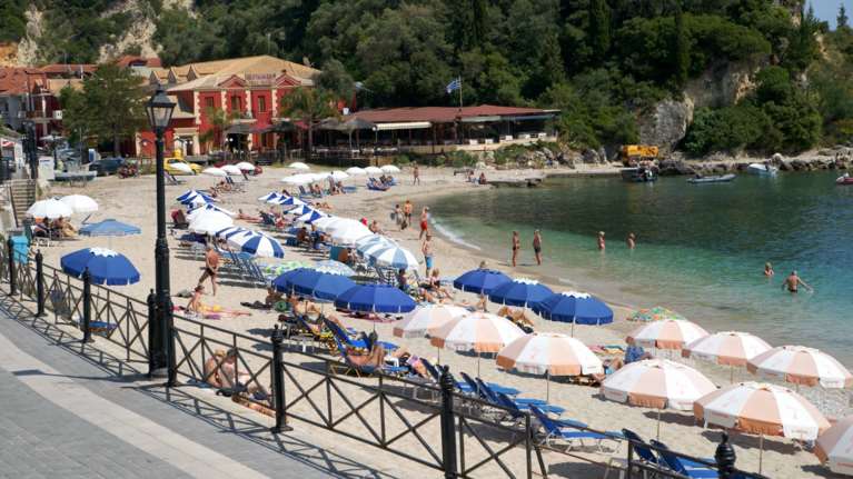 Καιρός: Καλοκαίρι σήμερα - Πάνω από τους 34 βαθμούς η θερμοκρασία