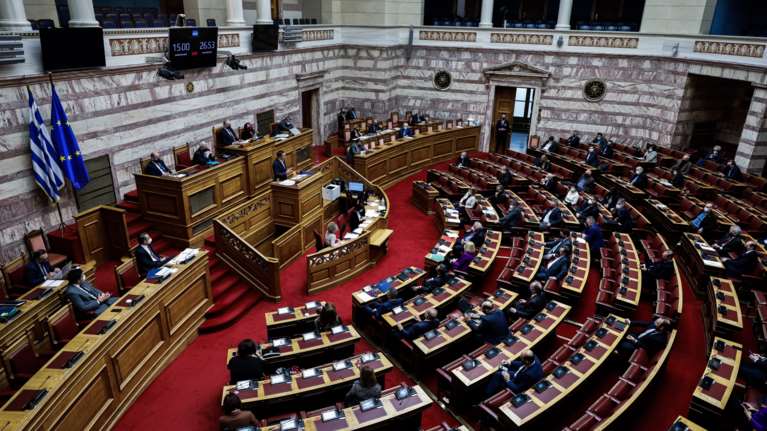 &quot;Τζίφος&quot; ο νόμος Θεοδωρικάκου για τη ψήφο των αποδήμων- Μόλις 120 έχουν εγγραφεί για να ψηφίσουν