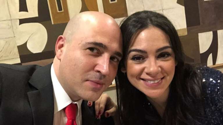 Κωνσταντίνος Μπογδάνος - Ελένη Καρβελά: Εγιναν γονείς - Η πρώτη φωτογραφία της  νεογέννητης κόρης τους