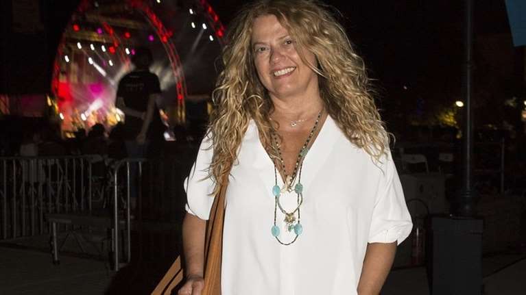 Σαν αδέλφια: Η Ελένη Τσαλιγοπούλου με τον 41 ετών γιο της σε μια σπάνια φωτογραφία