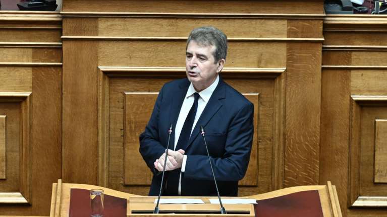 Χρυσοχοΐδης για τη βόμβα στο υπ. Εργασίας: Δεν πρόκειται να αφήσουμε την τρομοκρατία να αναβιώσει [βίντεο]