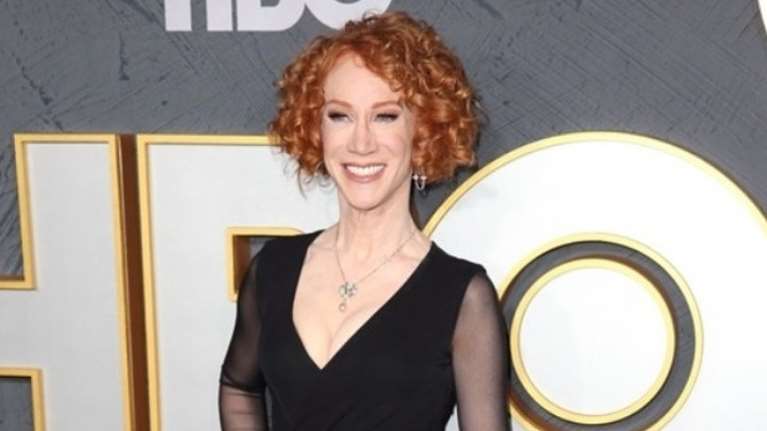 Η Κάθι Γκρίφιν για τη νέα επέμβασή της στο πρόσωπο: &quot;Είμαι τόσο ματαιόδοξη&quot;