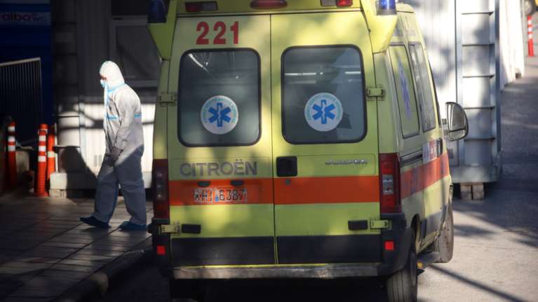 Ναύπακτος: Στην εντατική σοβαρά τραυματισμένος 19χρονος μοτοσυκλετιστής - Συγκρούστηκε με άλογο