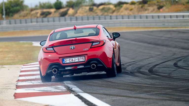 Το GR86 είναι το bonus των χειροκίνητων της Toyota
