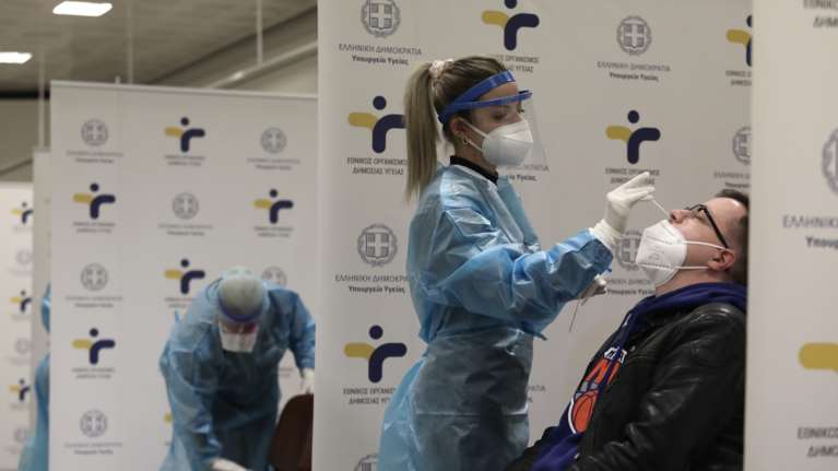 Κορονοϊός: Οκτώ στα δέκα δείγματα θετικά στις μεταλλάξεις του ιού - Σε ποιες περιοχές