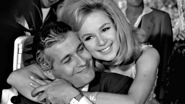 Βουγιουκλάκη - Παπαμιχαήλ: Για πρώτη φορά στο φως μία αδημοσίευτη φωτογραφία από τον γάμο τους