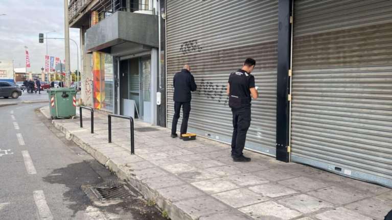 Θεσσαλονίκη: Η Δημοτική Αστυνομία σφράγισε κλαμπ που σέρβιρε αλκοόλ σε ανήλικους και κατέληξαν στο νοσοκομείο