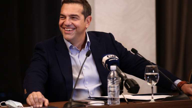 Ο Αλέξης Τσίπρας αποχαιρετά την Ανγκελα Μέρκελ- Το κρυφό δείπνο σε ψαροταβέρνα στον Πειραιά