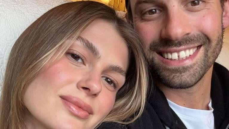 Αμαλία Κωστοπούλου: Το πρώτο της φωτογραφικό άλμπουμ μετά τον γάμο με τον Jake Medwell – Η φωτό με τις βέρες