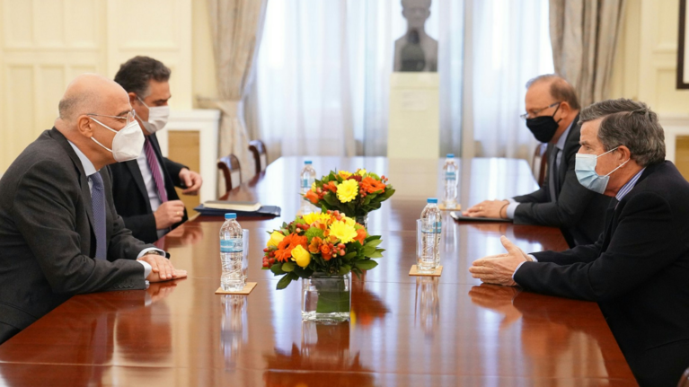 Συνάντηση Δένδια με τον Πολιτικό Διοικητή του Αγίου Όρους, Θανάση Μαρτίνο