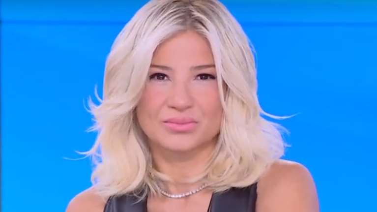 Φαίη Σκορδά: "Μη με προκαλείς, γιατί ξέρεις άμα απασφαλίσω..."