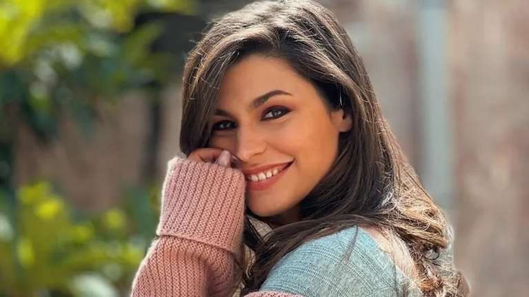 Η Δανάη Παππά προτείνει τον ιδανικό τρόπο για να φορέσεις ένα σορτς το φθινόπωρο