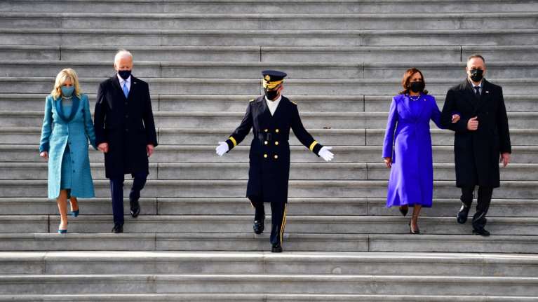 Τζιλ Μπάιντεν - Καμάλα Χάρις: Τα looks που επέλεξαν για την ορκωμοσία