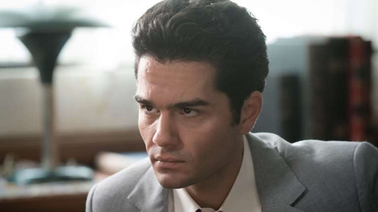 &quot;Υπάρχω&quot;: Μπήκαμε στο σετ της πολυαναμενόμενης ταινίας για τον Στέλιο Καζαντζίδη με τον Χρήστο Μάστορα στο ρόλο του θρυλικού τραγουδιστή