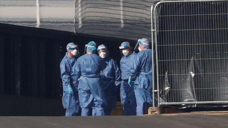 Η Βρετανία απέφυγε το &quot;σκοτεινό ορόσημο&quot; των 1.000 νεκρών σε ένα 24ωρο: Ανακοινώθηκαν 887 νέοι θάνατοι