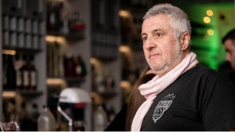 Με την πλάτη στον τοίχο ο Στάθης Παναγιωτόπουλος: Πουλάει τη συλλογή με υπογεγραμμένους δίσκους που έχει για να ζήσει