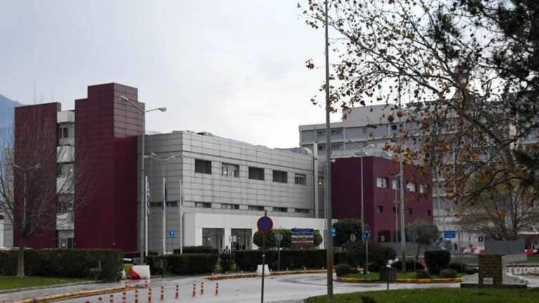 Πάτρα: Γέννησε γυναίκα που νοσηλευόταν με κορονοϊό  - Καλά στην υγεία της η ίδια και το μωρό