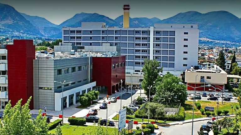 Προκλητικοί αντιεμβολιαστές απειλούν διευθυντή του νοσοκομείου &quot;Αγιος Ανδρέας&quot; στην Πάτρα – Γιατί τον καταγγέλουν